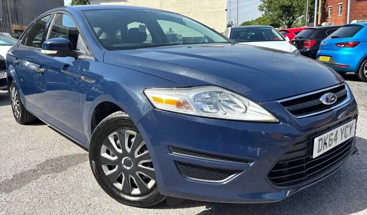Used Ford Mondeo 180 HP (132 kW) 2014 Blue Hatchback