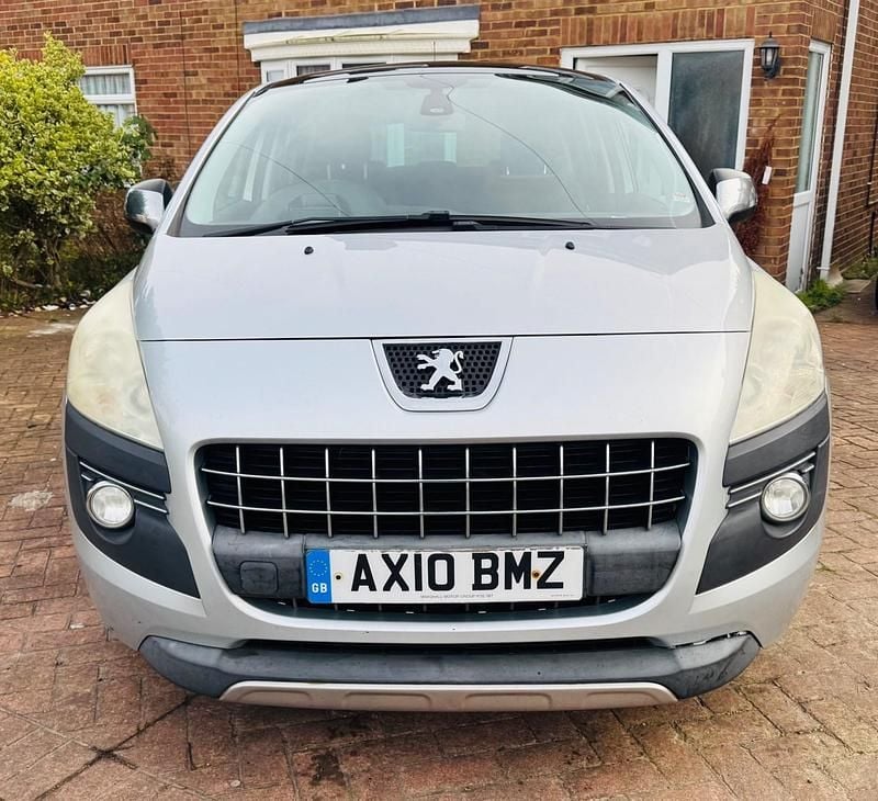 Silver Used 2010 Peugeot 3008 Hatchback | £1,994 (Fair price) - Image 1/4