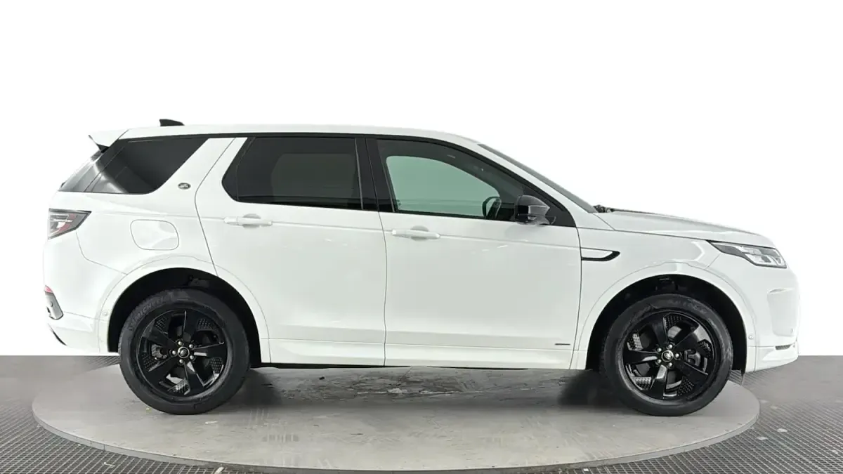 Used Land Rover Discovery 5 R-Dynamic 200 HP (147 kW) 2020 White SUV