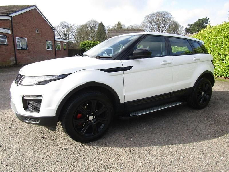 Used Land Rover Range Rover evoque SE 2015 White Estate