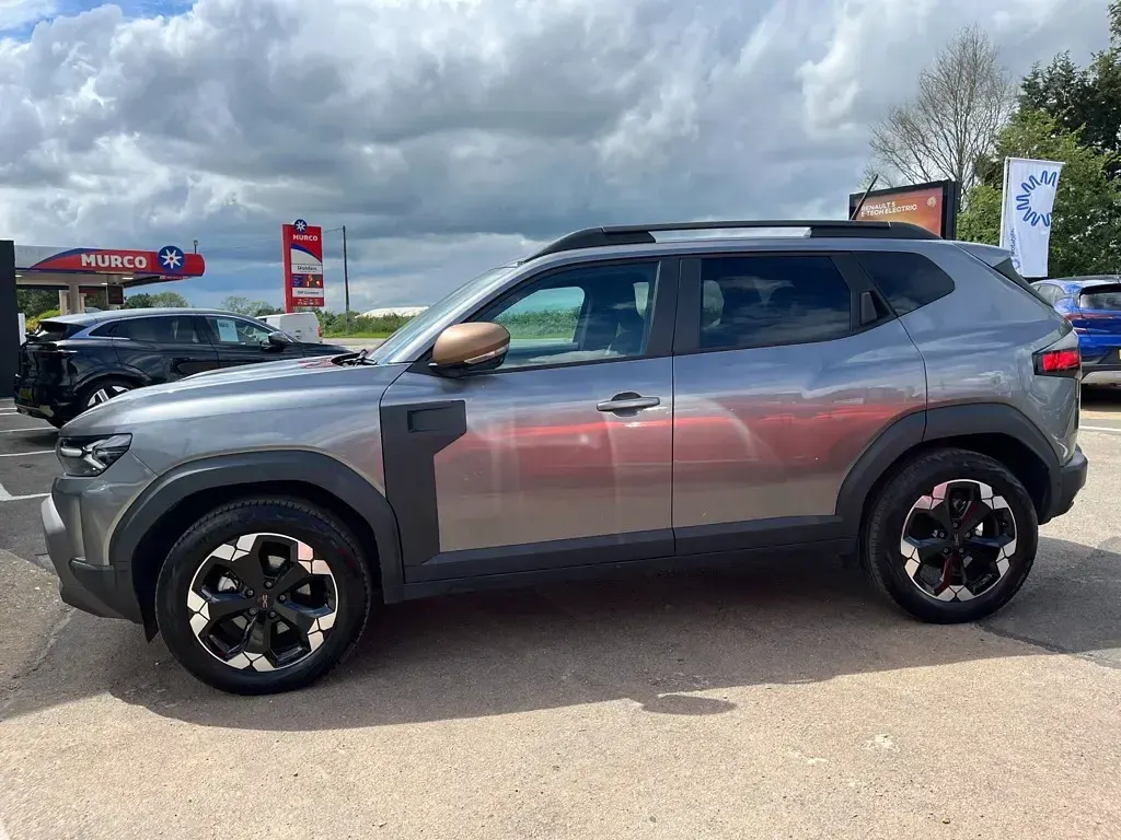 Used Dacia Duster Extreme 143 HP (105 kW) 2025 Grey SUV