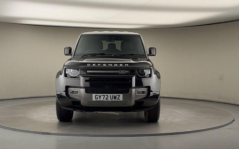 Used Land Rover Defender SE Dynamic 249 HP (183 kW) 2025 Estate