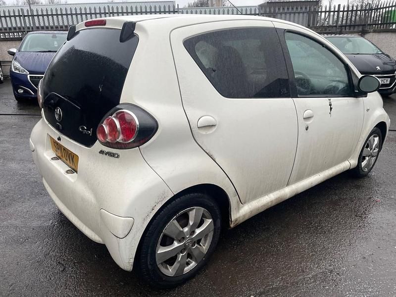 Used Toyota Aygo 2011 White Hatchback
