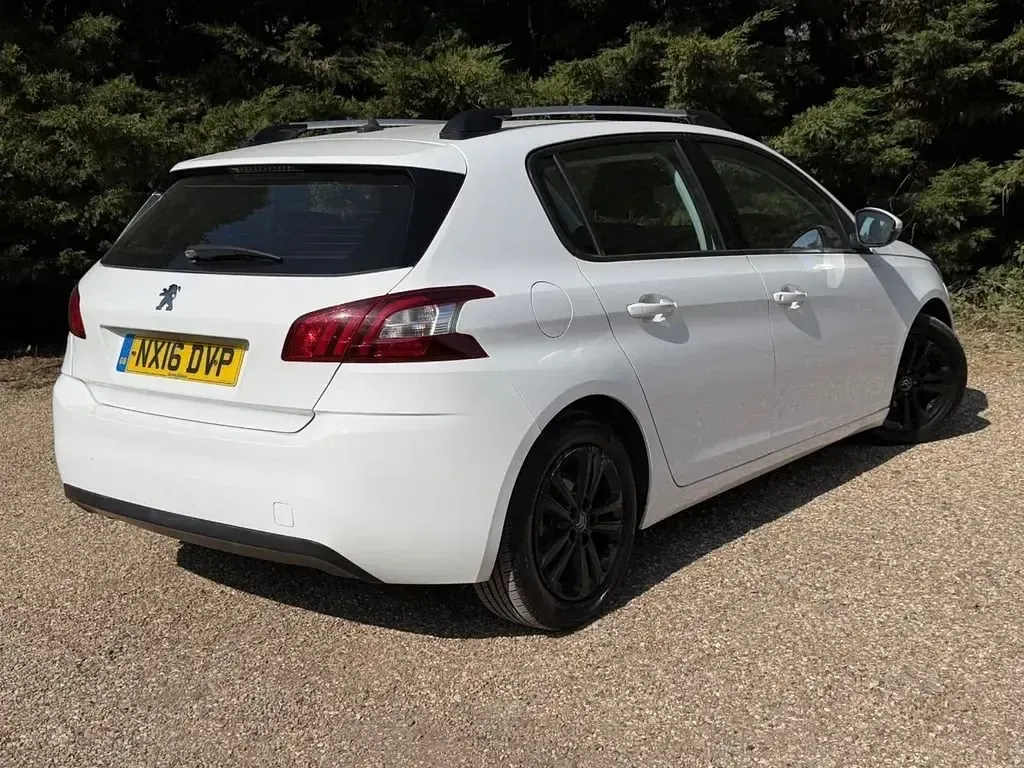 Second-hand Peugeot 308 Access 100 CP (73 kW) 2016 Alb Hatchback