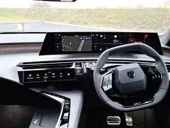 Neu Peugeot 5008 Allure 145 PS (106 kW) 2025 Grau SUV