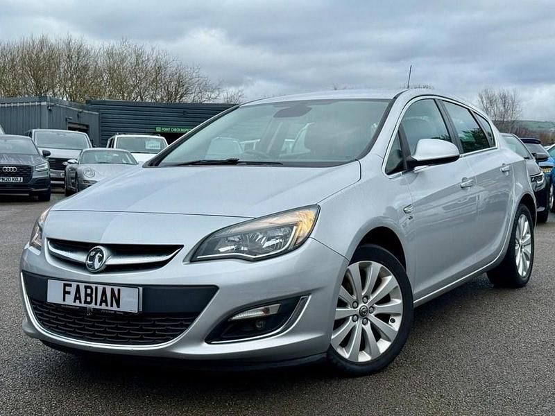 Used Vauxhall Astra Elite 115 HP (84 kW) 2015 Silver Hatchback