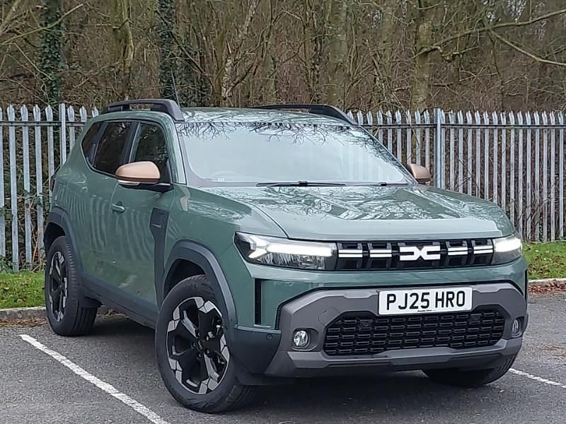 Green Used 2025 Dacia Duster Extreme SUV | £23,798 (Fair price) - Image 1/4