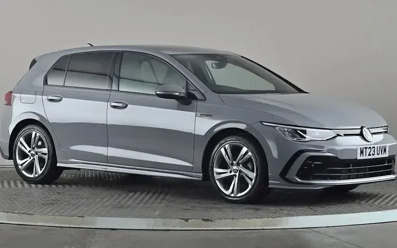 Begagnad VW Golf VIII R-line 150 HK (110 kW) 2023 Halvkombi