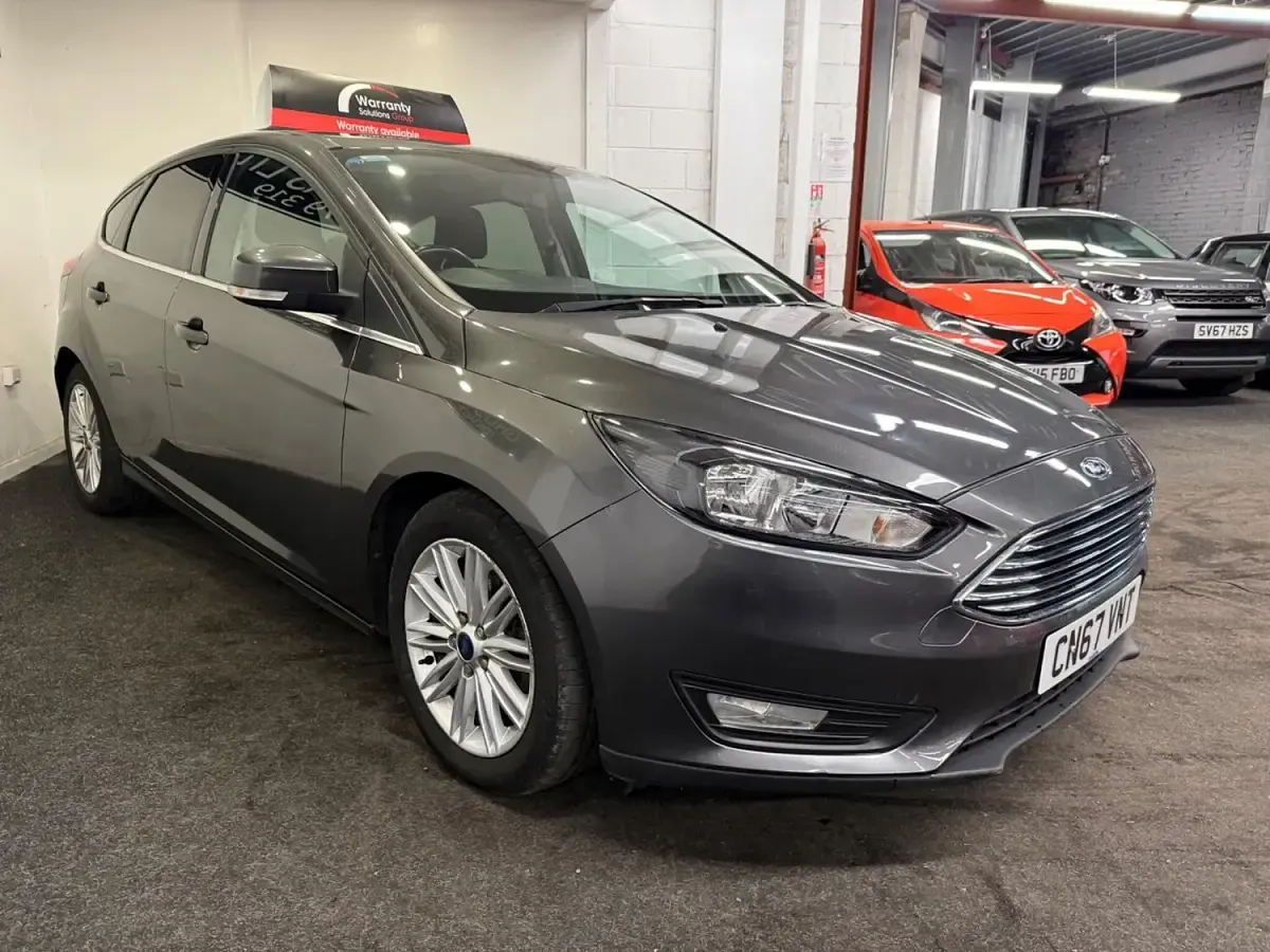 Used Ford Focus Zetec 125 HP (91 kW) 2017 Grey Hatchback