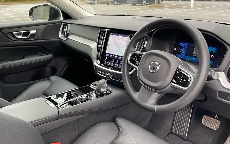 Used Volvo V60 Plus 350 HP (257 kW) 2025 Grey Estate