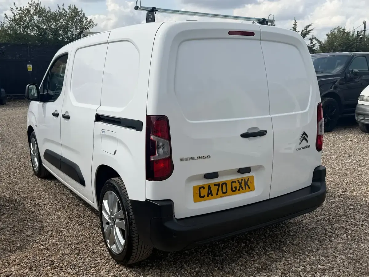 Used Citroën Berlingo Start 75 HP (55 kW) 2020 White MPV