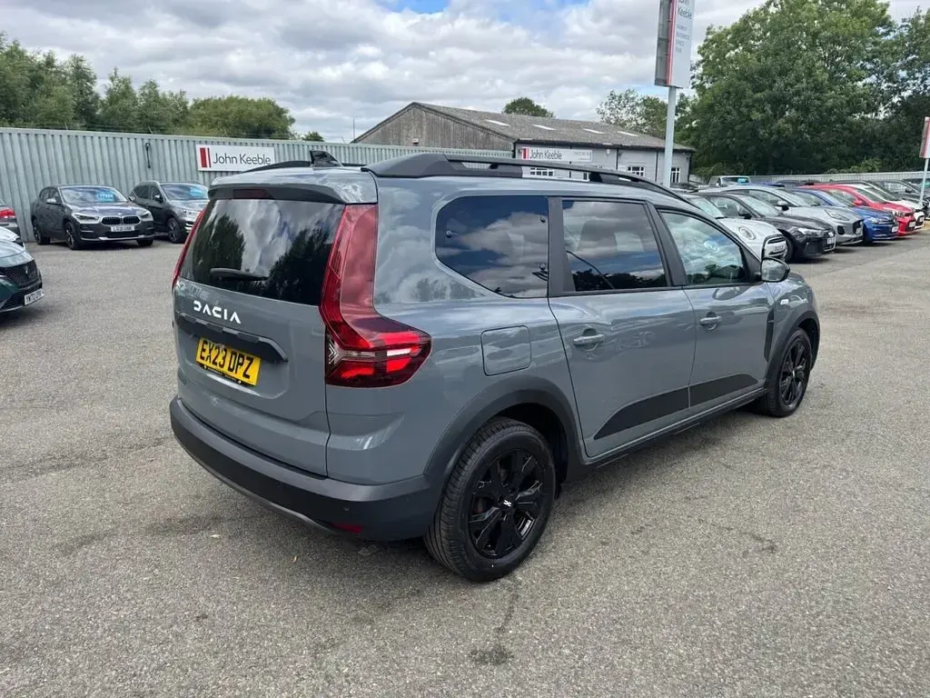 Used Dacia Jogger Extreme 110 HP (80 kW) 2023 Grey MPV