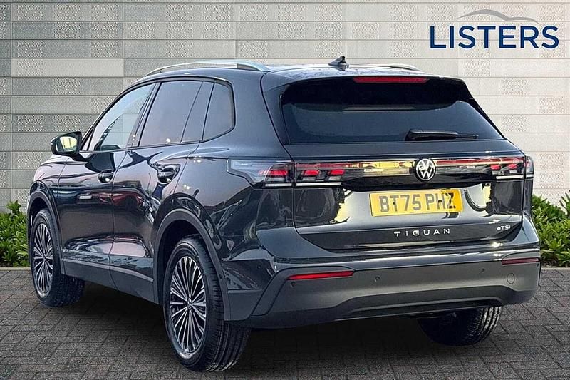 New VW Tiguan Match 2025 Urano grey SUV