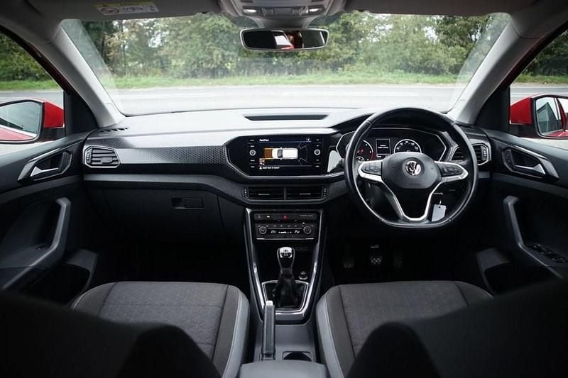 Used VW T-Cross SEL 95 HP (69 kW) 2020 Red SUV