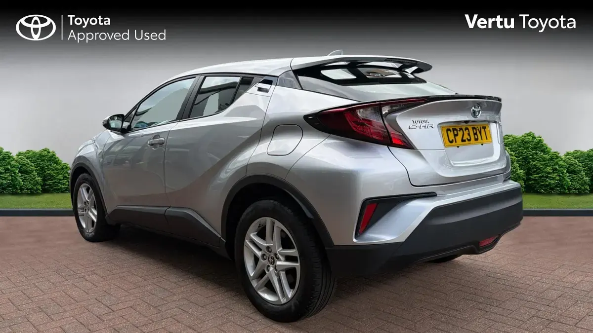 Used Toyota C-HR 122 HP (89 kW) 2023 Silver metallic (metallic paint) SUV