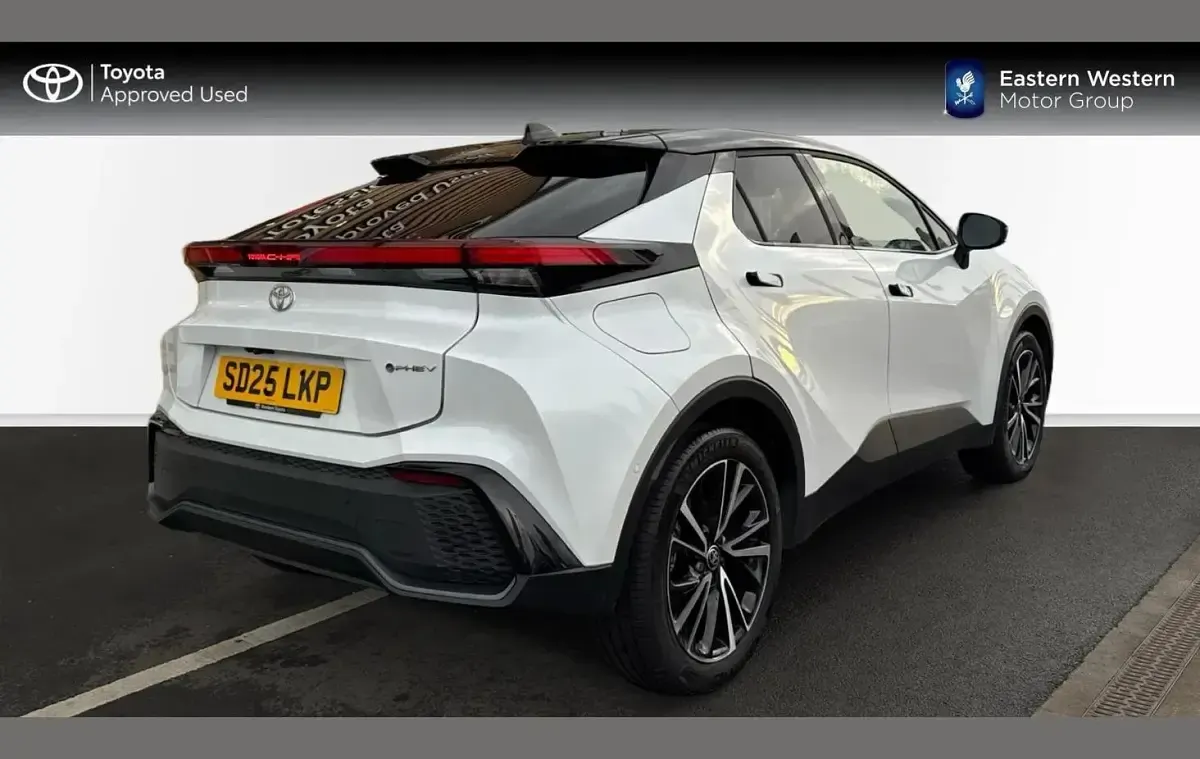 Used Toyota C-HR 220 HP (161 kW) 2025 White SUV