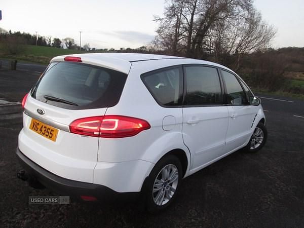 Used Ford S-MAX Zetec 2015 White MPV