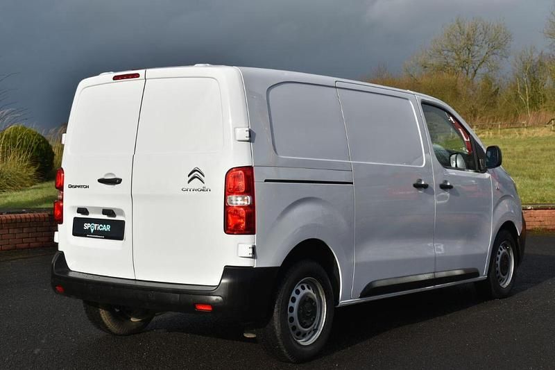 Used Citroën Dispatch 101 HP (74 kW) 2023 White MPV