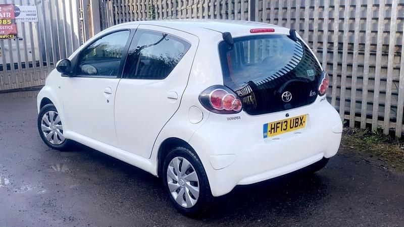 Begagnad Toyota Aygo 2013 Vit Halvkombi