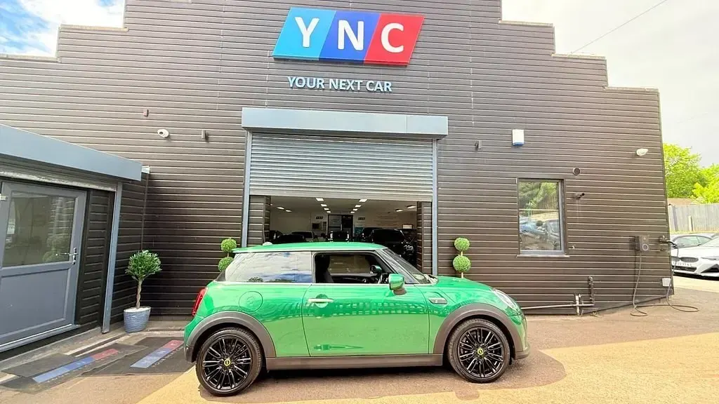 Used Mini Cooper SE Hatch 135 kW (184 HP) 2021 Green Hatchback
