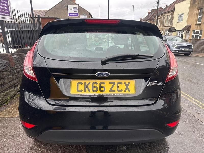 Used Ford Fiesta Zetec 82 HP (60 kW) 2016 Black Hatchback