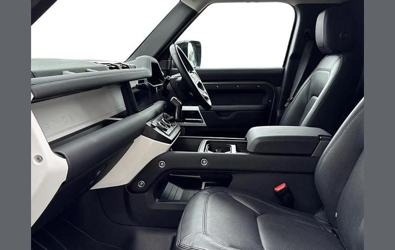 Used Land Rover Defender SE 246 HP (180 kW) 2023 Green SUV