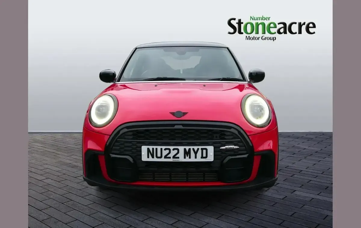 Usado Mini Cooper Hatch 134 CV (98 kW) 2022 Rojo Utilitario