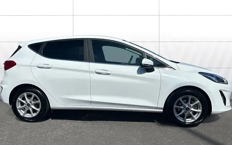 Usado Ford Fiesta Zetec 86 HP (63 kW) 2018 Branco Citadino