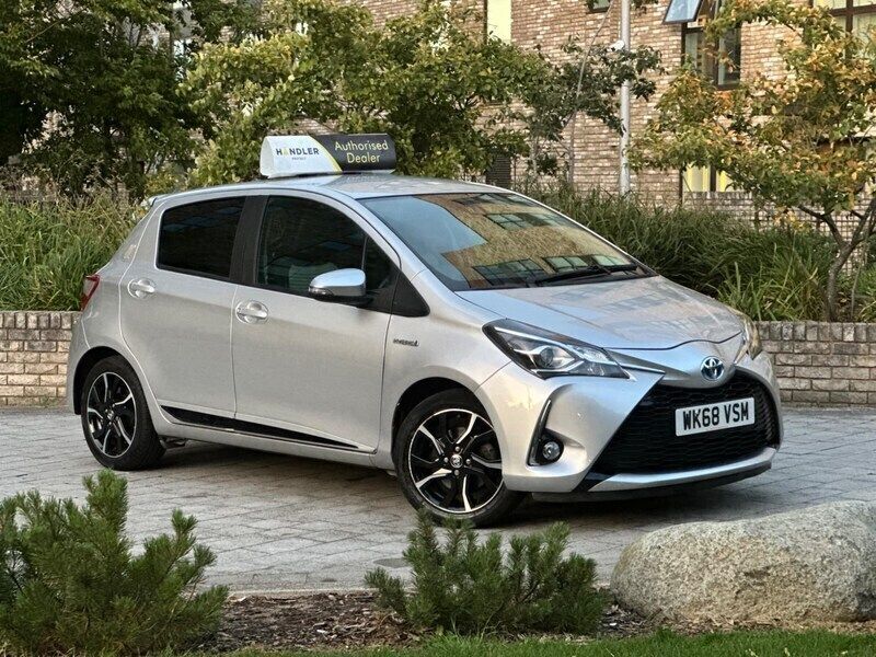 Silver Used 2018 Toyota Yaris Hybrid Design Hatchback | £10,399 (Super price) - Image 1/4