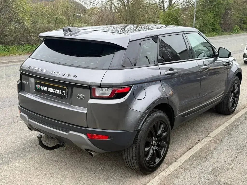 Used Land Rover Range Rover evoque HSE Dynamic 180 HP (132 kW) 2017 Grey Estate