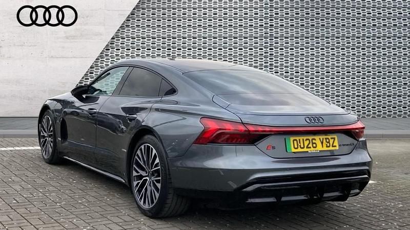 Second-hand Audi e-tron GT quattro Comfort 435 kW (592 CP) 2026 Gri Berlinǎ
