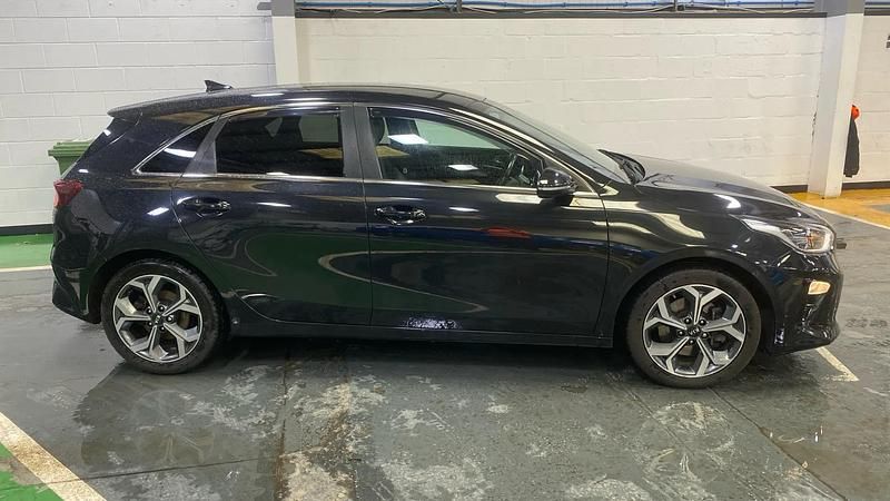 Used Kia Ceed 118 HP (86 kW) 2019 Black Hatchback