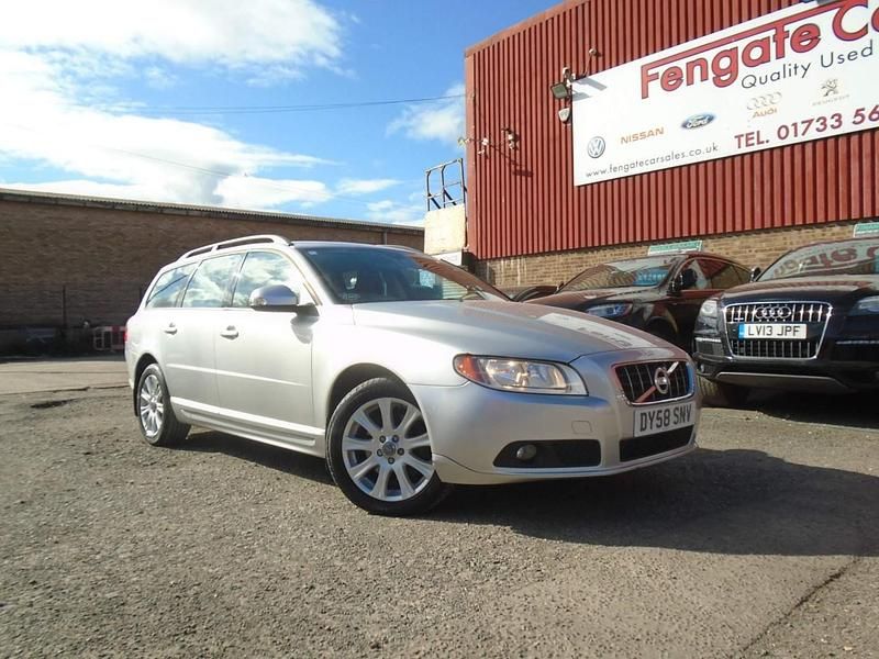 Silver Used 2008 Volvo V70 SE Estate | £1,950 (Super price) - Image 1/3
