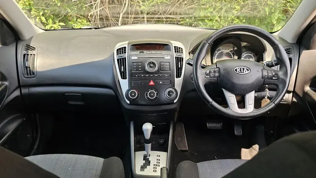 Used Kia Ceed 126 HP (92 kW) 2010 Black Hatchback