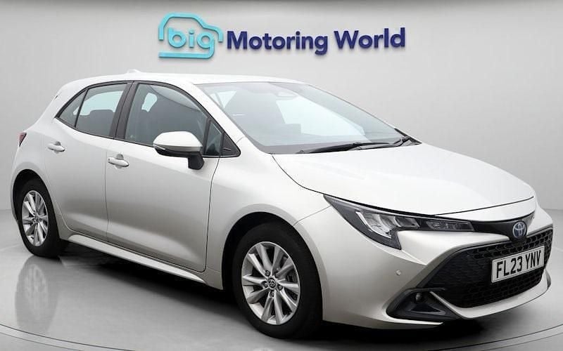 Used 2025 Toyota Corolla Hatchback | £19,400 (Good price) - Image 1/4