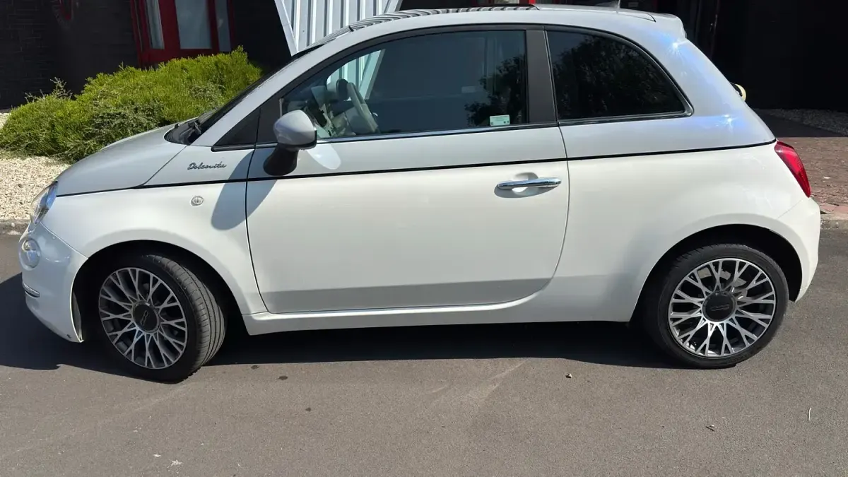 Used Fiat 500 Dolcevita 70 HP (51 kW) 2021 White Hatchback