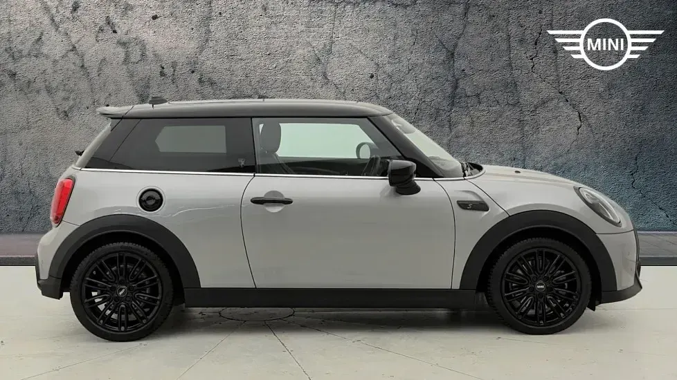Used Mini Cooper S Exclusive 176 HP (129 kW) 2024 Silver Hatchback