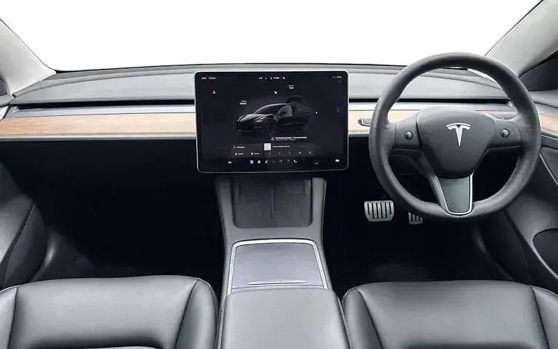 Used Tesla Model Y Long Range AWD 286 kW (389 HP) 2025 SUV