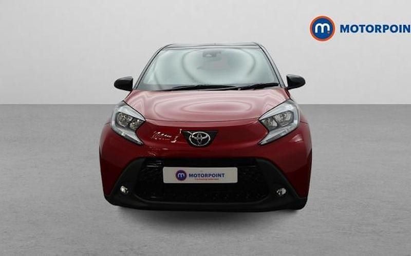 Used Toyota Aygo X 72 HP (52 kW) 2025 Red SUV