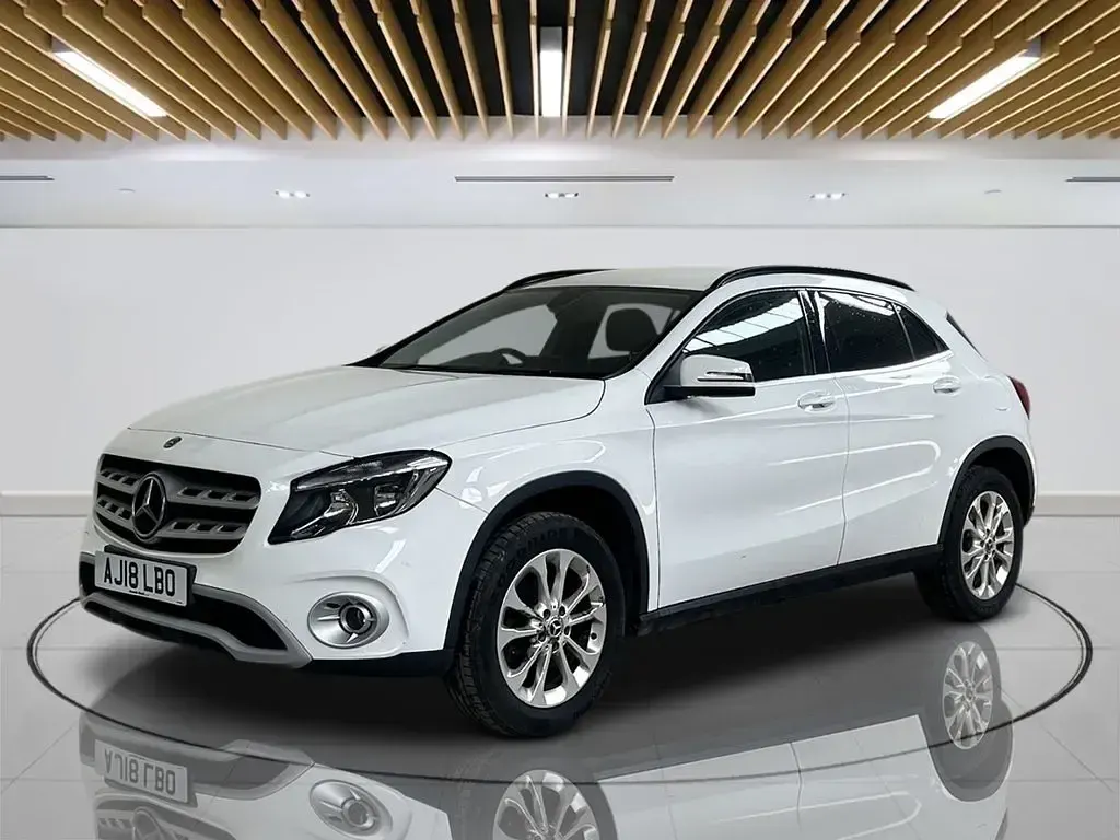 Used Mercedes GLA200 SE 156 HP (114 kW) 2018 White SUV