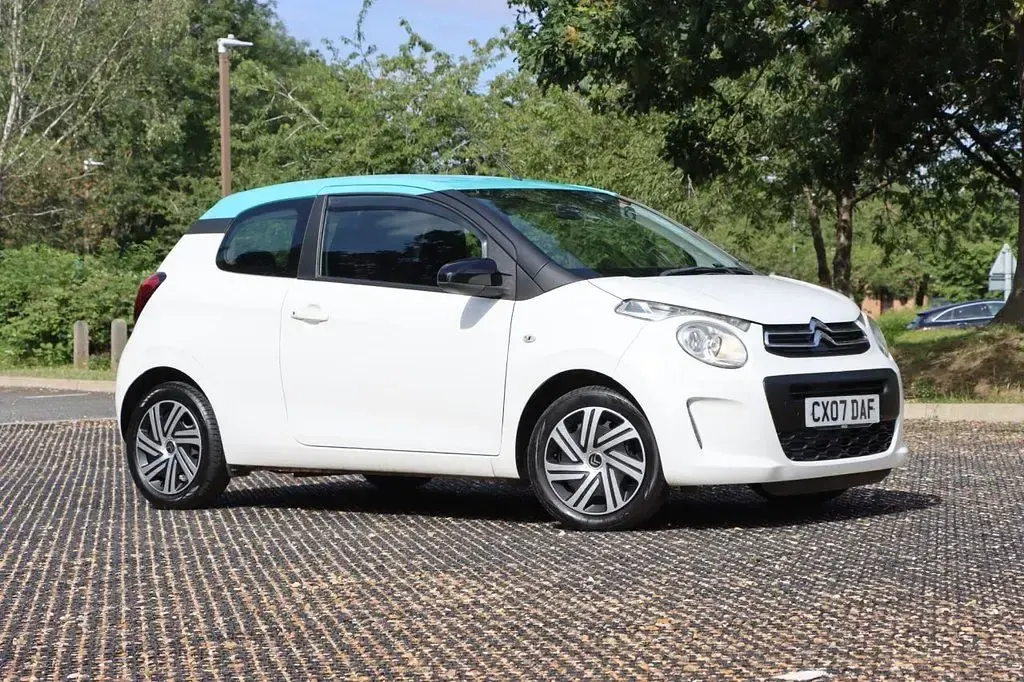 Used Citroën C1 Feel 68 HP (50 kW) 2016 White Hatchback