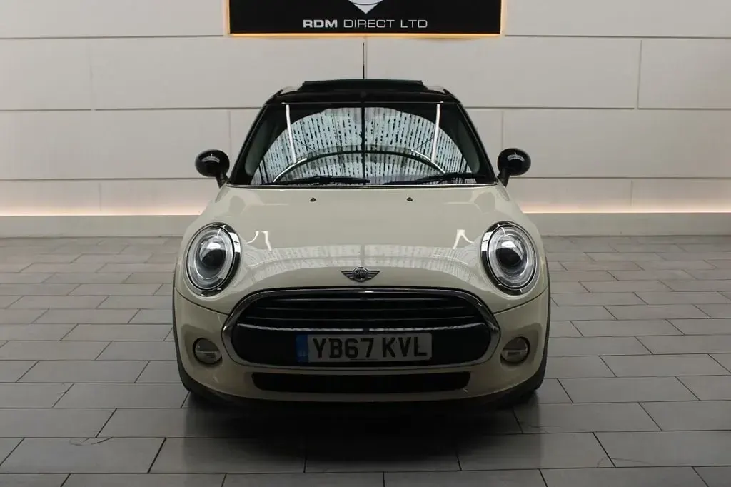 Używany Mini Cooper D Hatch 116 KM (85 kW) 2018 Biały Hatchback