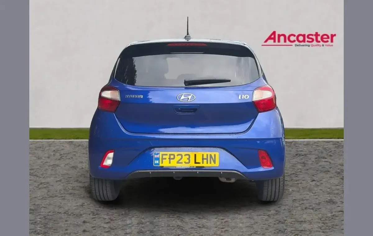 Used Hyundai i10 Premium 83 HP (61 kW) 2023 Blue Hatchback