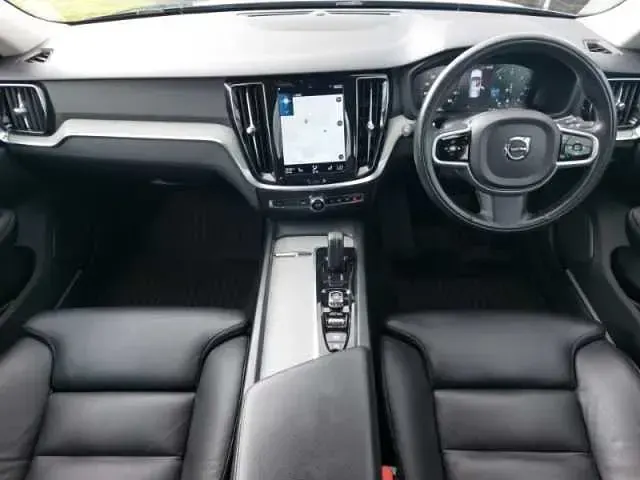 Used Volvo V60 CC Pro 197 HP (144 kW) 2021 Blue Estate