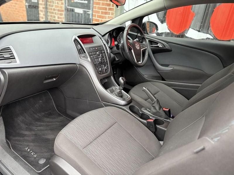 Used Vauxhall Astra GTC Sport 140 HP (102 kW) 2015 Black Coupe