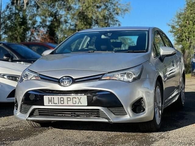 Used Toyota Avensis Active 110 HP (80 kW) 2018 Silver Sedan