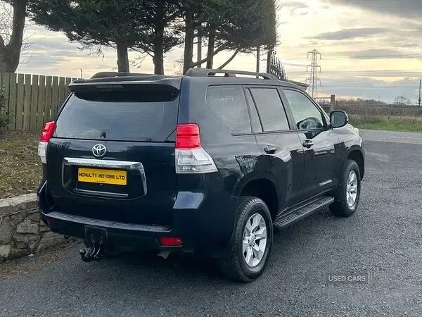 Used Toyota Land Cruiser 190 HP (139 kW) 2011 Grey SUV