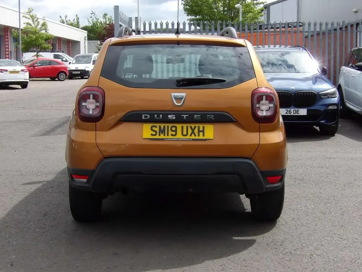 Used Dacia Duster Essentiel 114 HP (83 kW) 2019 Orange SUV