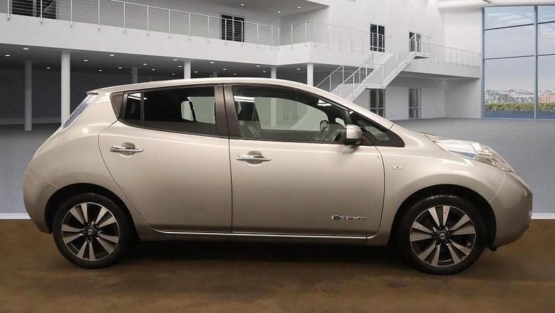 Used Nissan Leaf Tekna 80 kW (109 HP) 2016 Silver Hatchback