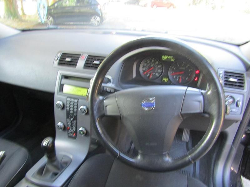 Image 2/4